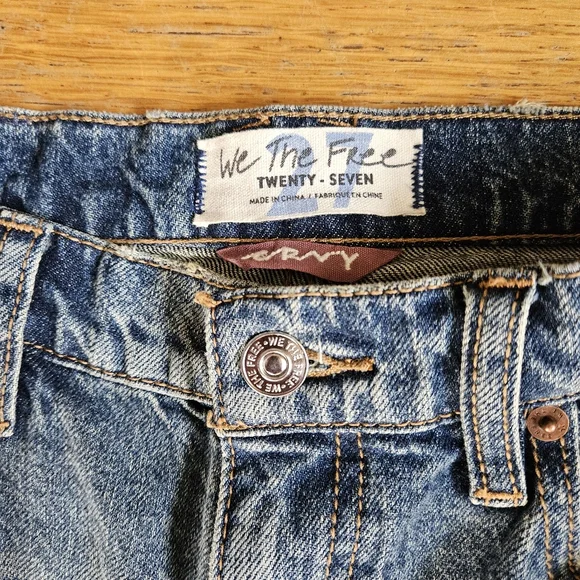 We The Free Distressed Jeans Size 27 - Picture 6 of 8